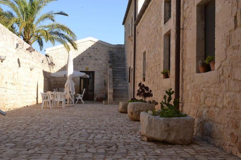 Agriturismobugilfezza Di Tgesd Modica Exterior photo